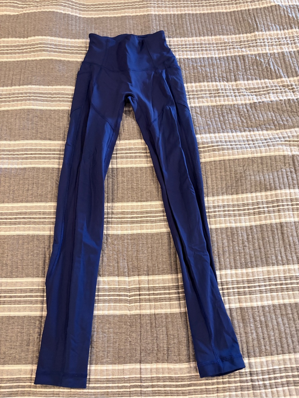Lululemon Women’s Size 2 Navy 30”Leggings